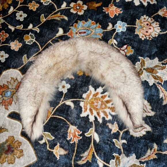 Vintage Authentic White Fox Fur Collar/ Wrap Scarf - Picture 8 of 8
